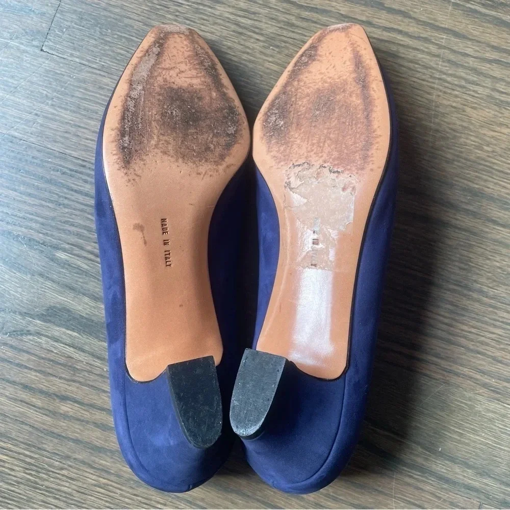 Authentic Vintage Salvatore Ferragamo Navy Blue suede pumps heels